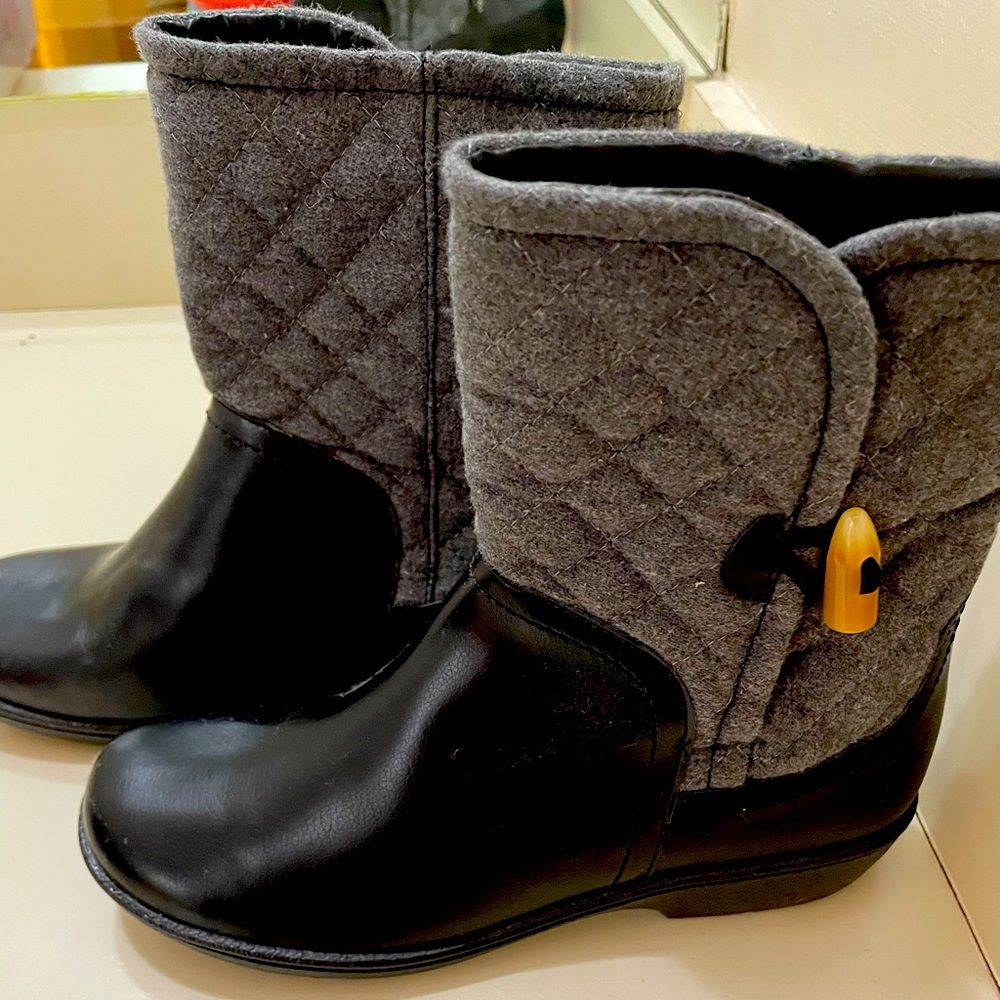 NWOT black boots